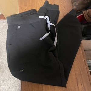 Women’s Figs Joggers Black- Size large